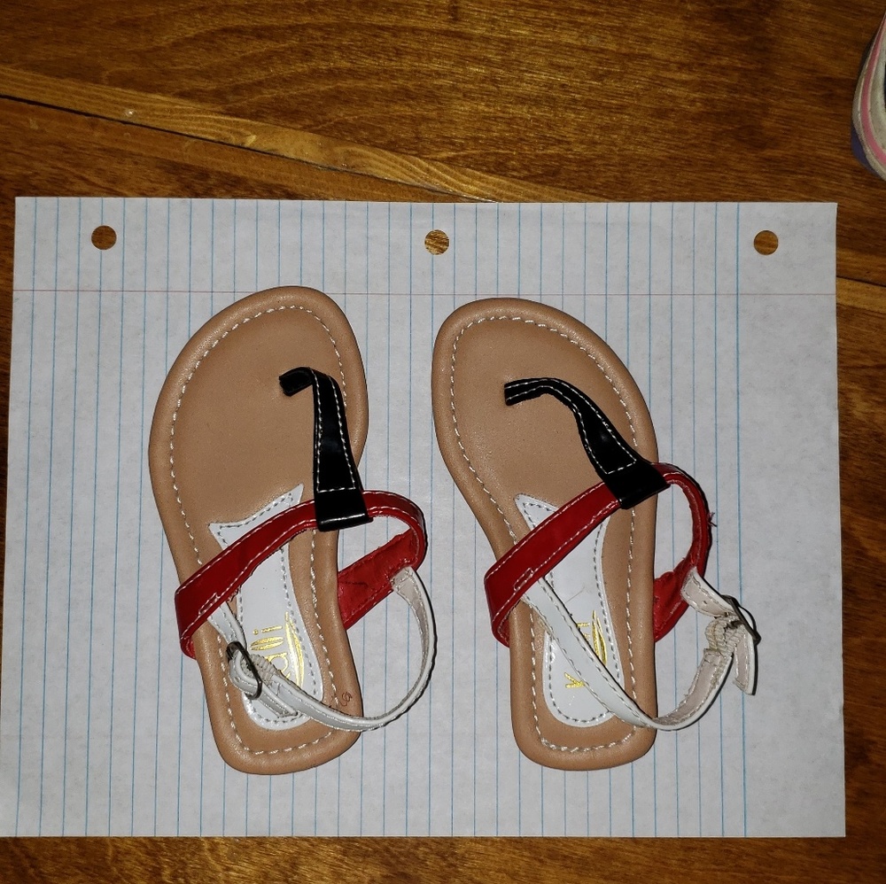 *Closing* KALLI brand toddler Sandals LIKE NEW